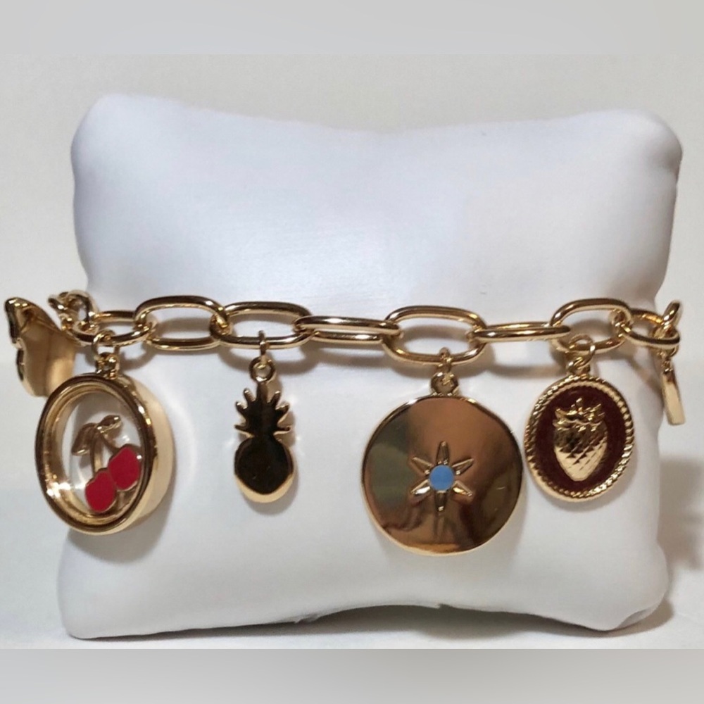 🌹🍃New Finley Gold-Tone Multi-Charm Oval Link Chunky Toggle Bracelet🍃🌹